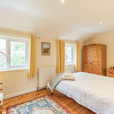 Holiday home 3 Bed In Sz335 *